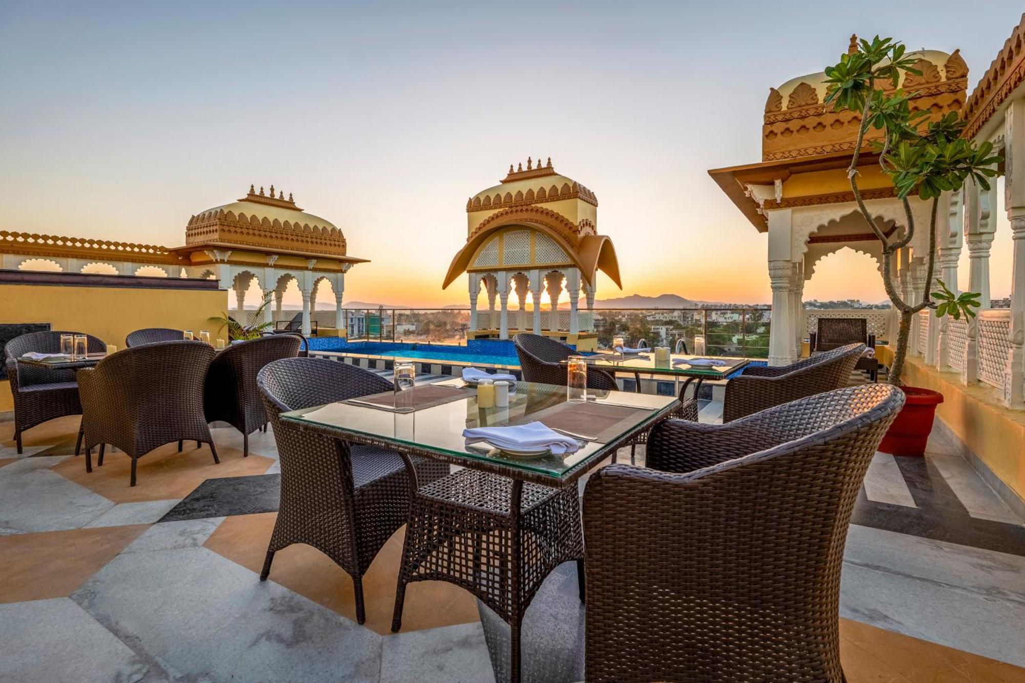 Hotel Sterling Balicha Udaipur Esterno foto